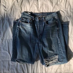 american eagle 90’s boyfriend jeans